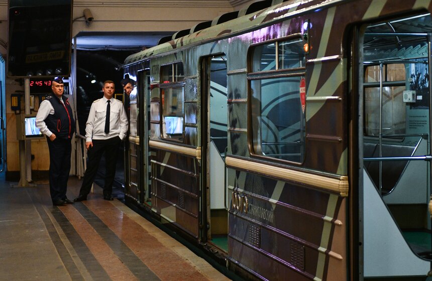Поезд к юбилею МХТ имени Чехова стал 19-м тематическим составом в столичной подземке