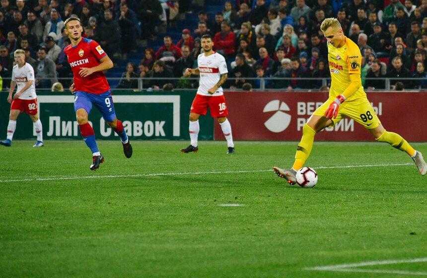 Моменты у ворот Александра Максименко возникали регулярно