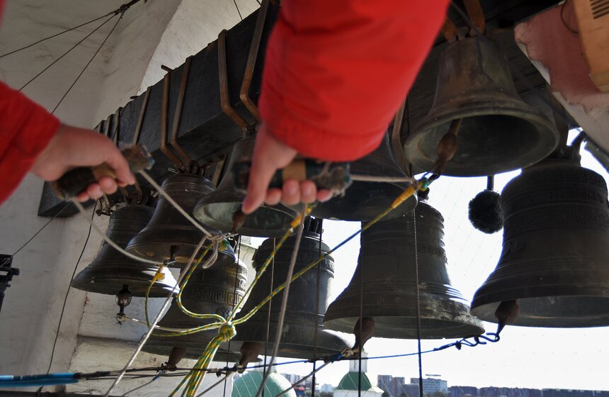 Фестиваль также совпадает с началом нового учебного года на "Даниловских курсах звонарского мастерства", на которых желающие смогут постичь азы русского традиционного звона