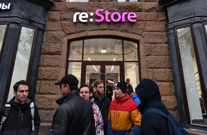 Сегодня, 28 сентября, в России стартовала продажа новых iPhone XS, XS Max