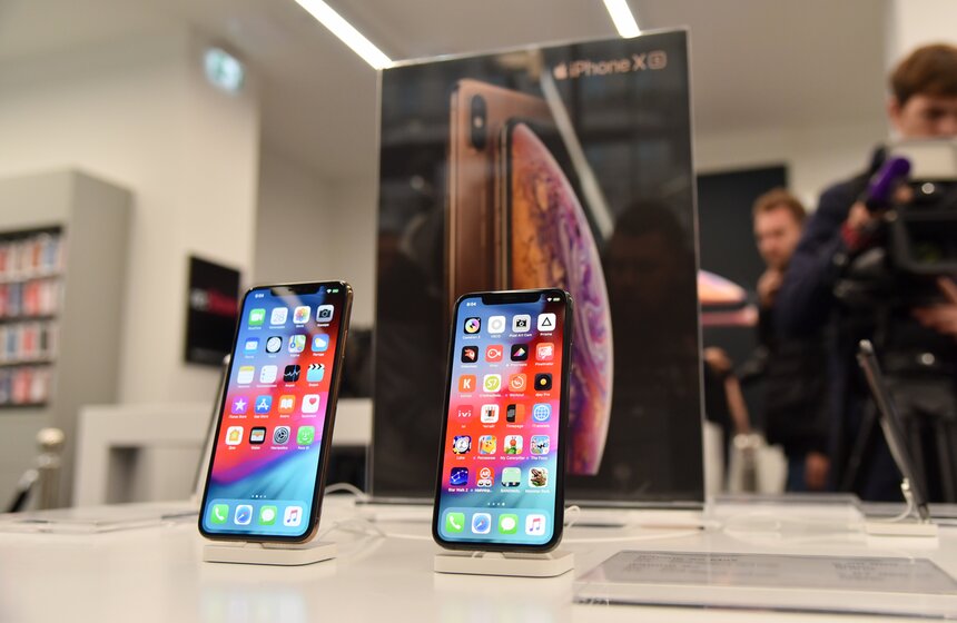 Несмотря на предпродажный ажиотаж, новые модели уступают по популярности вышедшему год назад IPhone X в 15 раз. Это показал анализ экспертов на основе базы сайта объявлений.