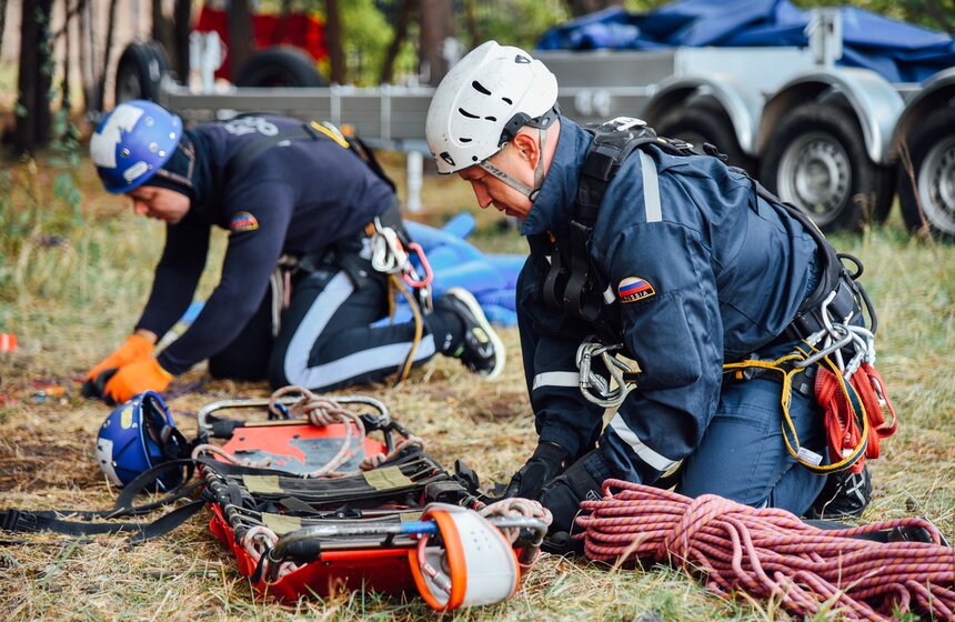 Спасатель – профессия трудная, хотя и очень уважаемая, ведь от действий этих бойцов порой зависят жизни людей