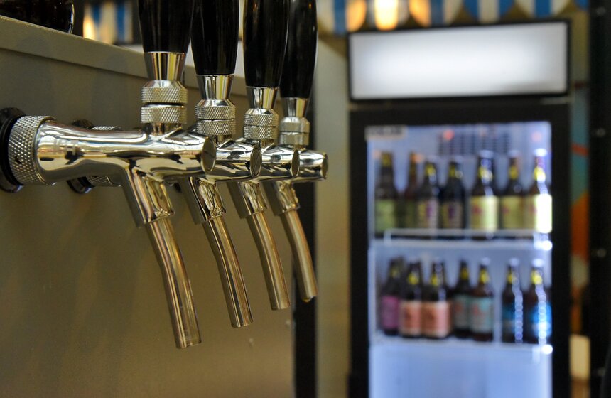 Кроме того, посетители смогут насладиться бесплатными крафтовыми напитками