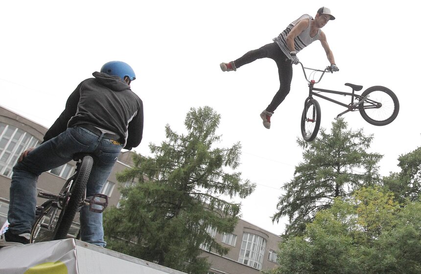 В Москве прошел четвертый этап соревнований по скейтборду и BMX 6 фото
