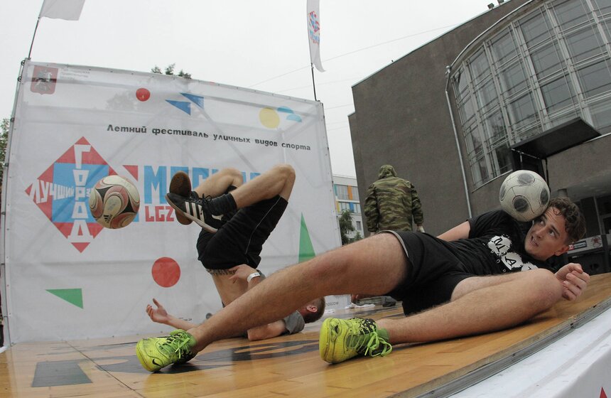 В Москве прошел четвертый этап соревнований по скейтборду и BMX 12 фото