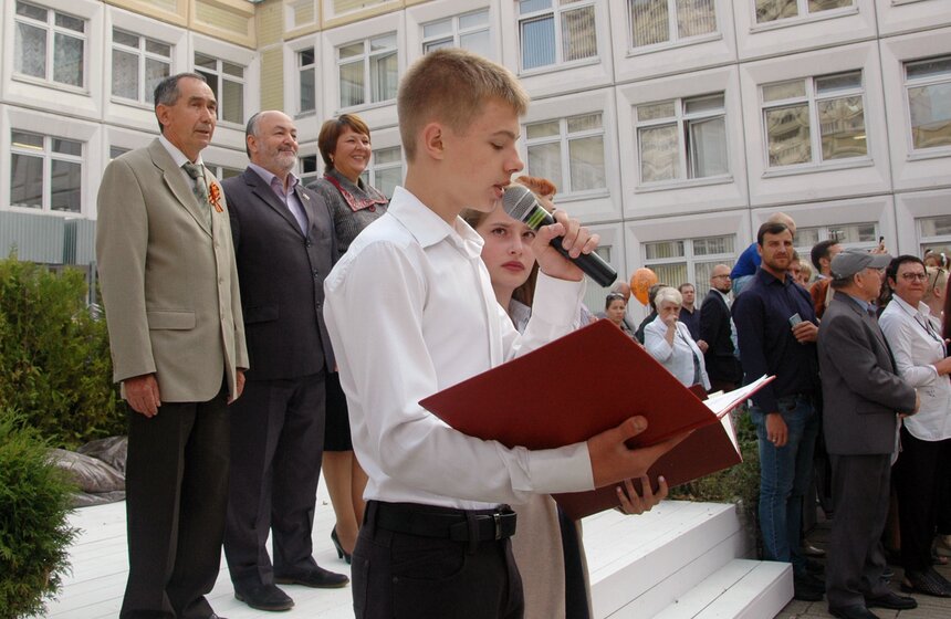 В новом учебном году продолжат работу такие проекты как инженерный, медицинский, академический, кадетский классы, а также предуниверсарии и "Курчатовский центр непрерывного конвергентного (междисциплинарного) образования"