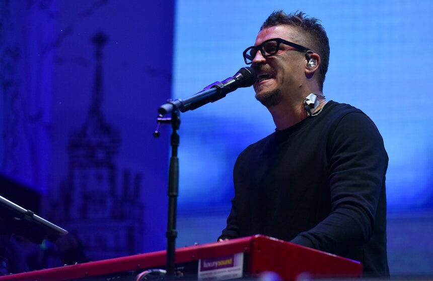 Антон Беляев – российский музыкант, основатель и фронтмен Therr Maitz, музыкальный продюсер, композитор, полуфиналист проекта "Голос" на Первом канале