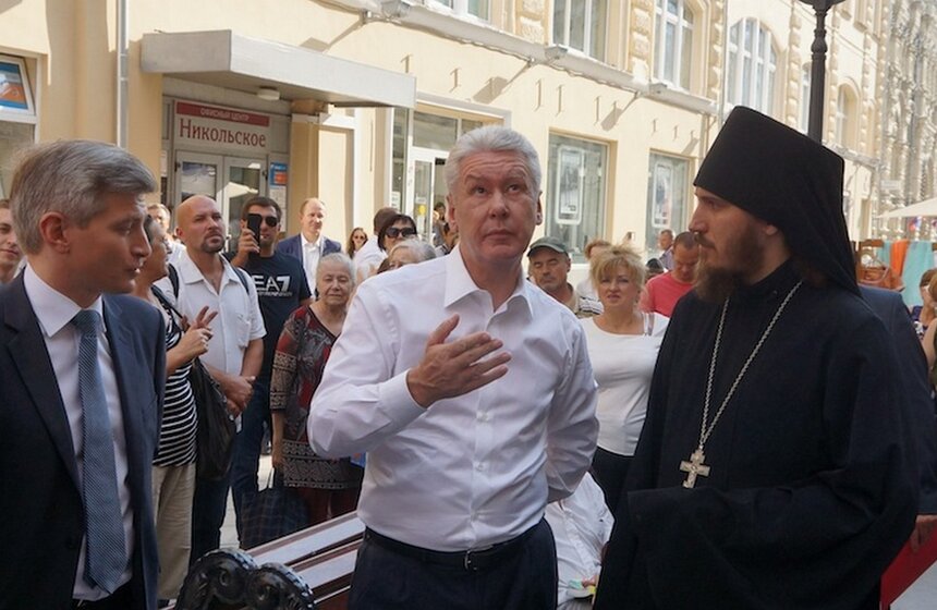 Никольская улица стала пешеходной 1 фото