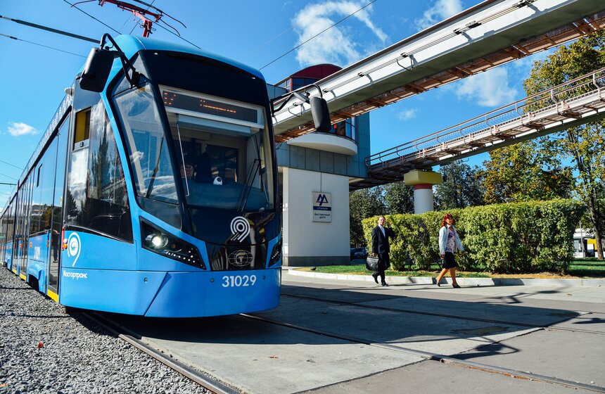 200 "Витязей" прекрасных. В столицу привезли новые низкопольные трамваи 15 фото