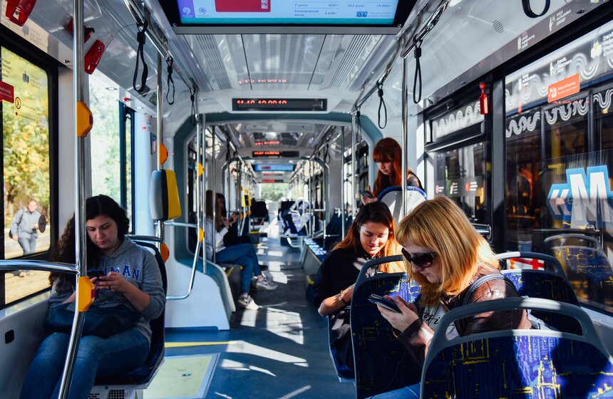 200 "Витязей" прекрасных. В столицу привезли новые низкопольные трамваи 9 фото