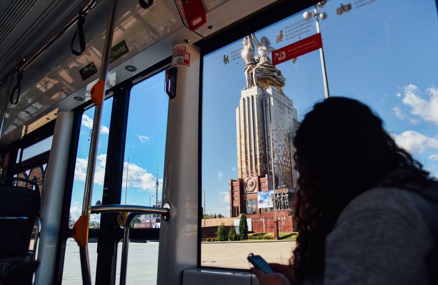 200 "Витязей" прекрасных. В столицу привезли новые низкопольные трамваи 12 фото