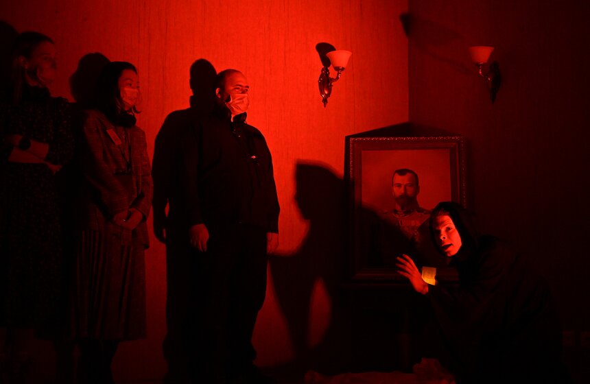 В Москве прошли ночные экскурсии по метро и отелю "Националь" 20 фото