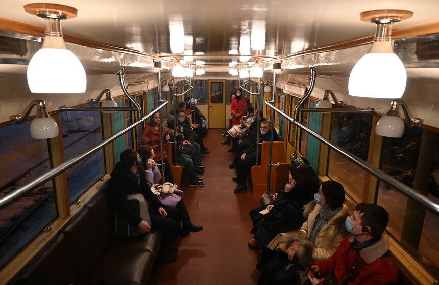 В Москве прошли ночные экскурсии по метро и отелю "Националь" 10 фото