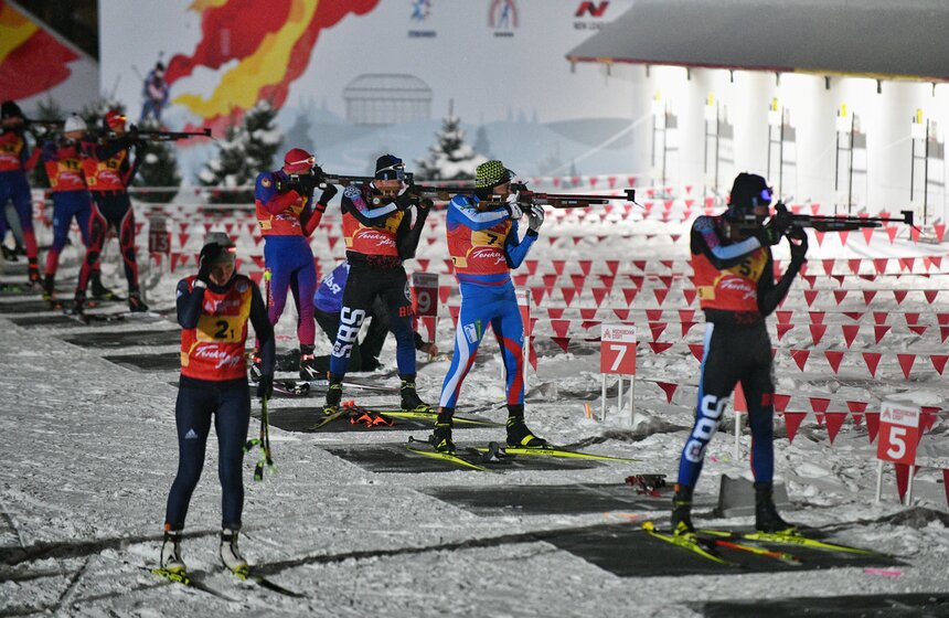 Соревнования по биатлону "Гонка звезд" прошли в Лужниках 17 фото
