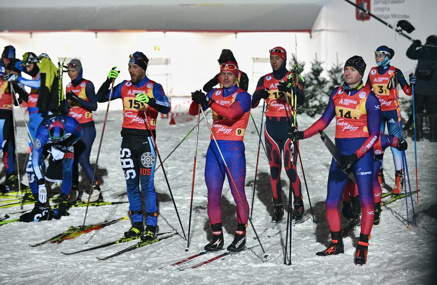 Соревнования по биатлону "Гонка звезд" прошли в Лужниках 1 фото