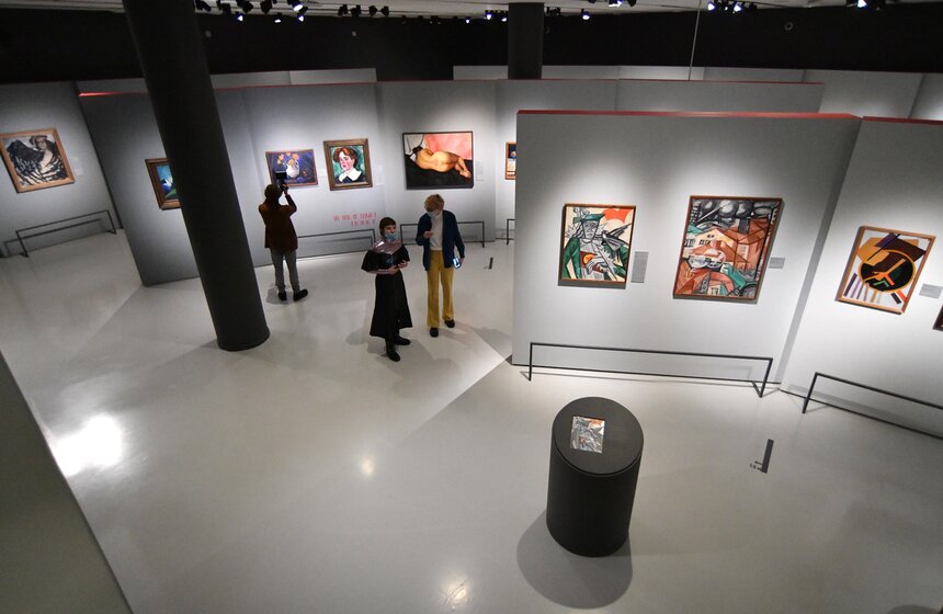 В Москве открылась выставка "Авангард: на телеге в XXI век" 1 фото