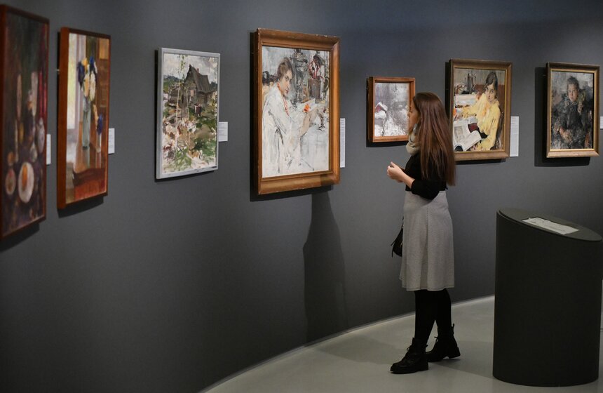 В Москве открылась выставка "Авангард: на телеге в XXI век" 16 фото