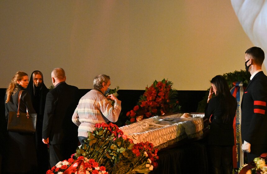 В Москве простились с режиссером Виктором Мережко 16 фото