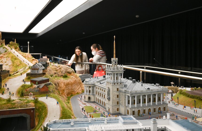 Москвичам показали музей-диораму "Царь-макет" 15 фото