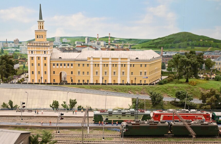 Москвичам показали музей-диораму "Царь-макет" 22 фото