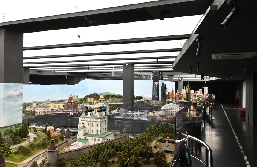 Москвичам показали музей-диораму "Царь-макет" 24 фото