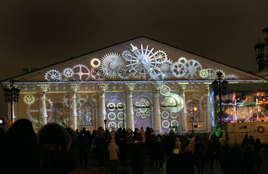 В ВК "Манеж" открылось аудиовизуальное 3D-шоу "Сны Москвы" 8 фото