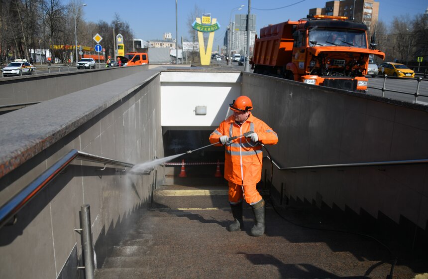 Комплекс городского хозяйства завершит промывку пешеходных переходов до конца апреля 16 фото