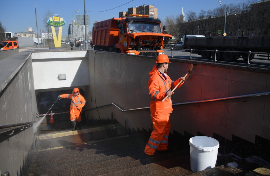Комплекс городского хозяйства завершит промывку пешеходных переходов до конца апреля 18 фото