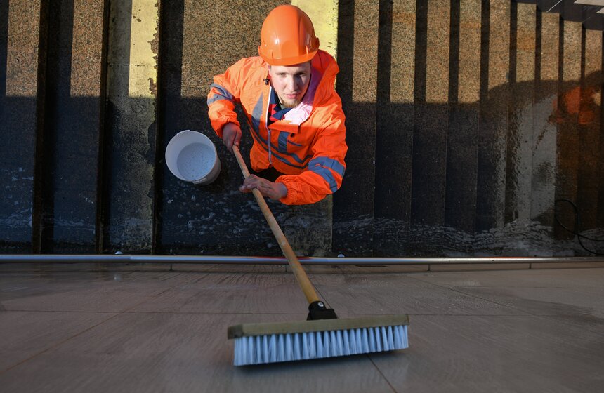 Комплекс городского хозяйства завершит промывку пешеходных переходов до конца апреля 21 фото