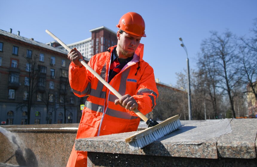 Комплекс городского хозяйства завершит промывку пешеходных переходов до конца апреля 5 фото