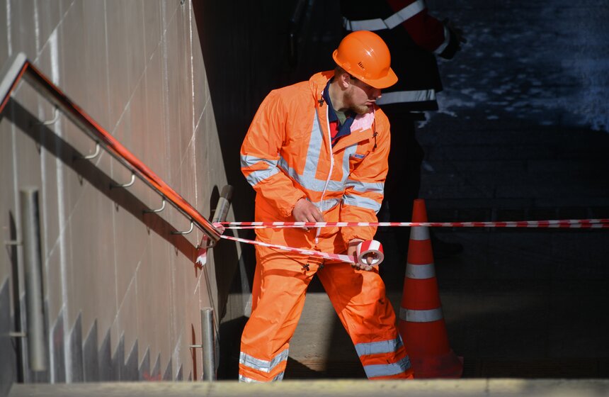 Комплекс городского хозяйства завершит промывку пешеходных переходов до конца апреля 15 фото