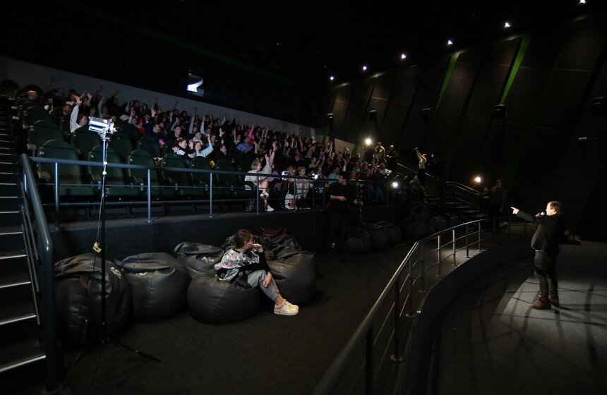 Фильм "Служебный роман" повторно показали в российских кинотеатрах 18 фото