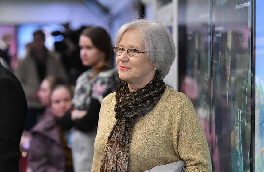 Фильм "Служебный роман" повторно показали в российских кинотеатрах 6 фото