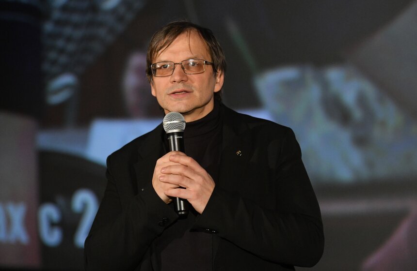 Фильм "Служебный роман" повторно показали в российских кинотеатрах 21 фото