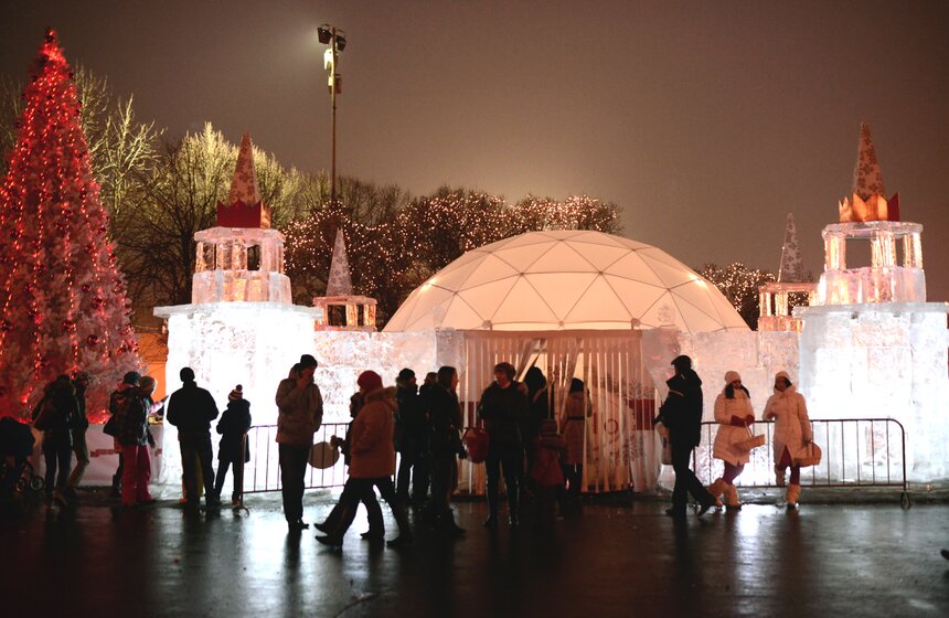 В парке Горького показали рождественскую сказку 4 фото