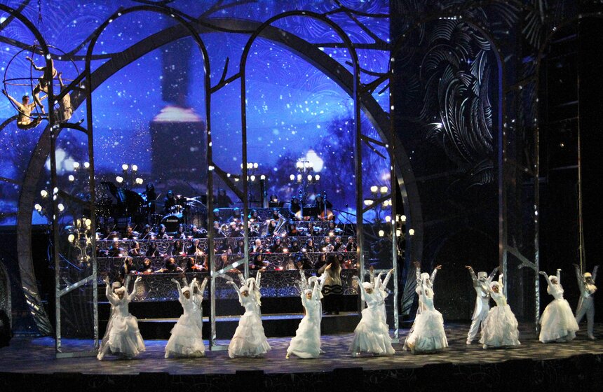 На ВВЦ состоялся "Рождественский вальс" 5 фото