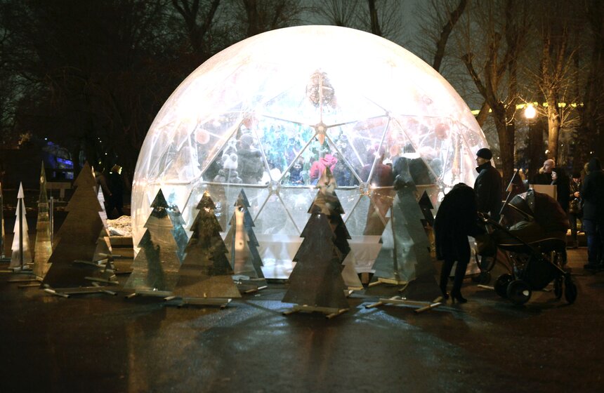 В парке Горького показали рождественскую сказку 16 фото