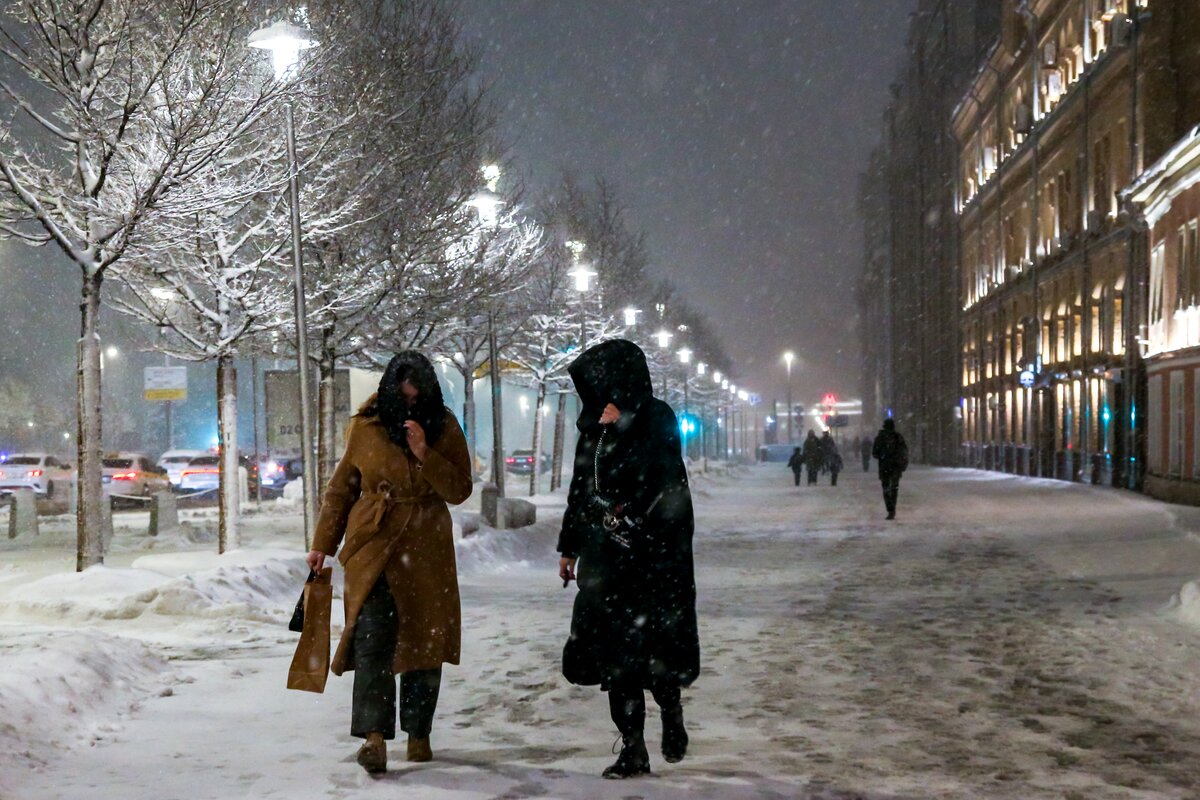 Ли холодная зима. Москва в ноябре. Холодно в Москве. Заснеженная Москва фото. Самая холодная осень.
