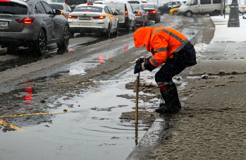 Высота снежного покрова в Москве превысила норму в два раза 8 фото