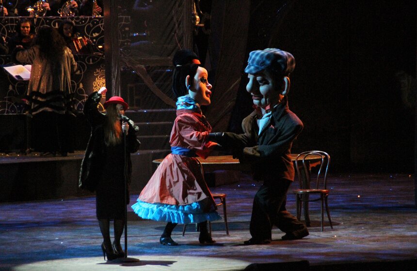 На ВВЦ состоялся "Рождественский вальс" 10 фото