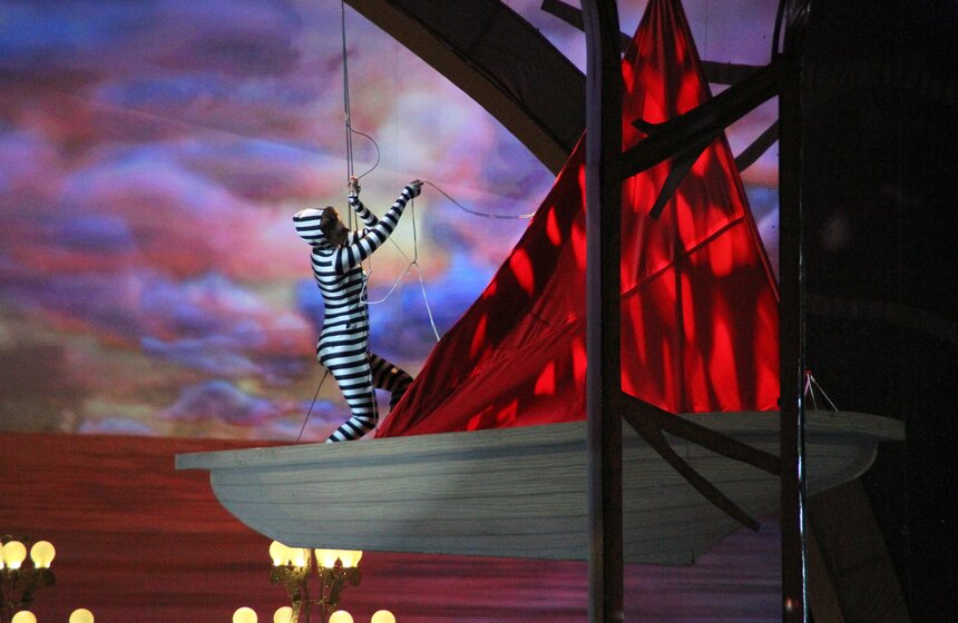 На ВВЦ состоялся "Рождественский вальс" 9 фото