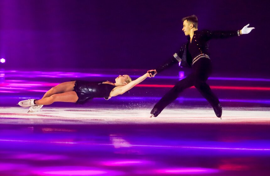 Во дворце спорта "Мегаспорт" состоялось шоу "Влюбленные в фигурное катание" 2 фото