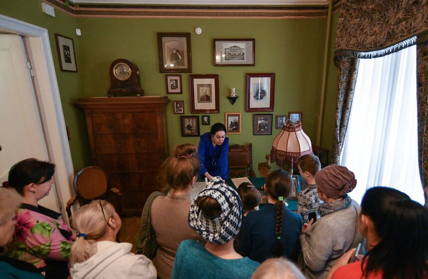Бахрушинский музей организовал культурную программу для беженцев из Донбасса 3 фото