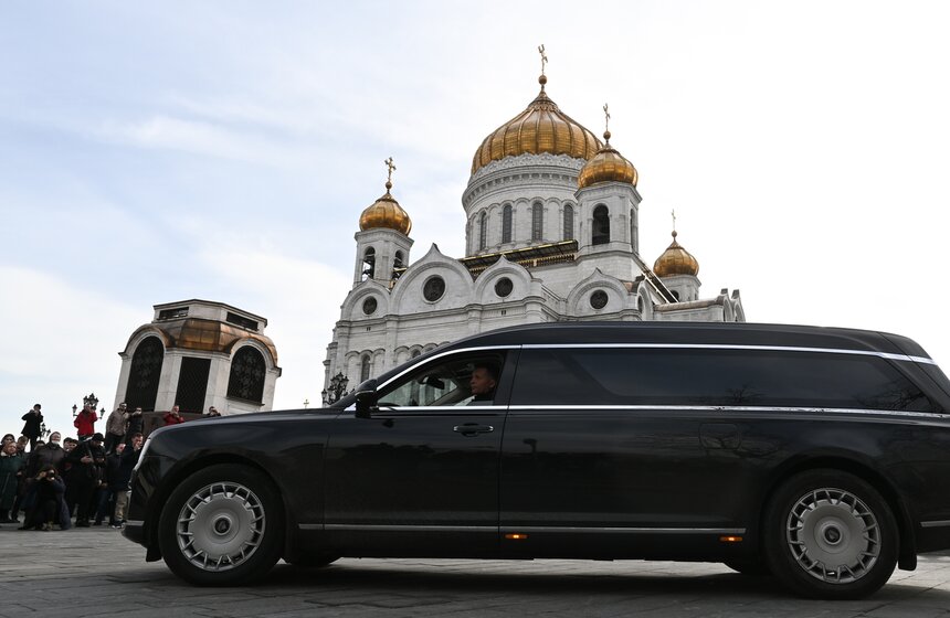 В храме Христа Спасителя прошло отпевание Владимира Жириновского 30 фото