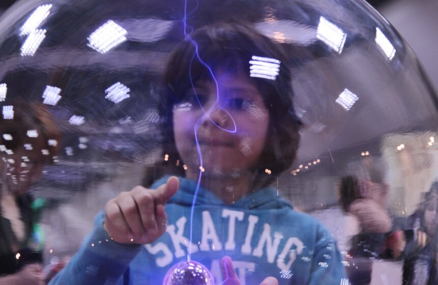 Вузы представили свои экспозиции на "Фестивале науки"                               <br />m24.ru/ Ярослав Кирилов                 <br />http://www.m24.ru/galleries/1129