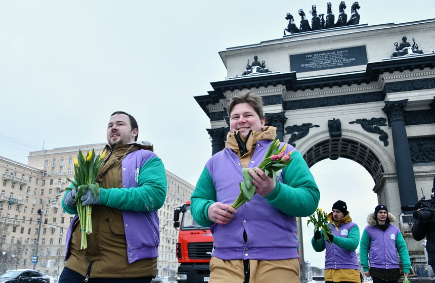В столичном департаменте ЖКХ поздравили с 8 Марта сотрудниц городского хозяйства 6 фото