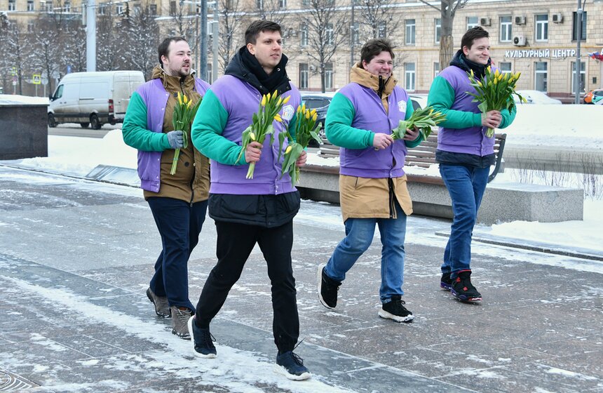 В столичном департаменте ЖКХ поздравили с 8 Марта сотрудниц городского хозяйства 3 фото