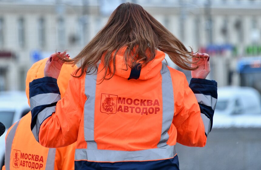 В столичном департаменте ЖКХ поздравили с 8 Марта сотрудниц городского хозяйства 2 фото