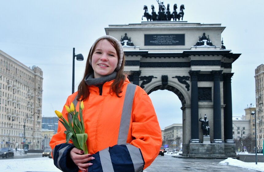 В столичном департаменте ЖКХ поздравили с 8 Марта сотрудниц городского хозяйства 16 фото