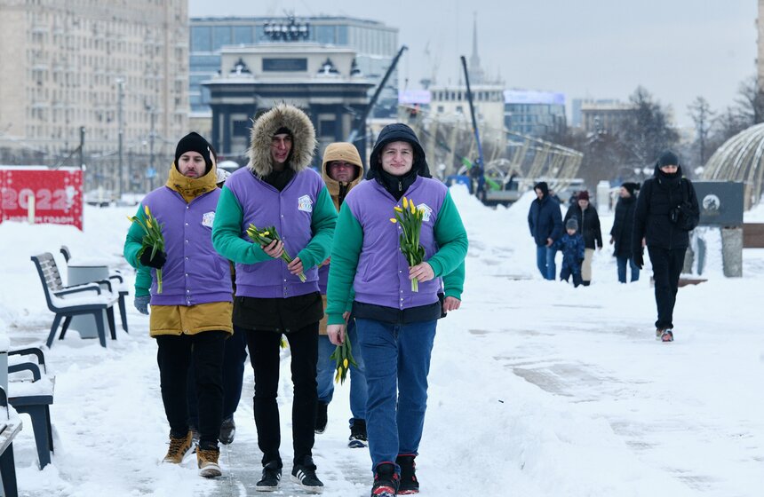 В столичном департаменте ЖКХ поздравили с 8 Марта сотрудниц городского хозяйства 18 фото
